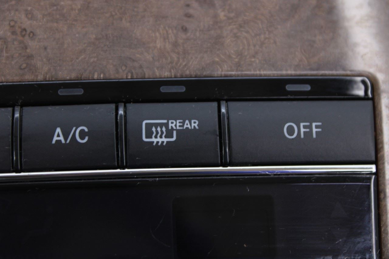 2010-13 Mercedes-Benz E 350 Luxury 4Matic AC Heater Temperature Climate Control5