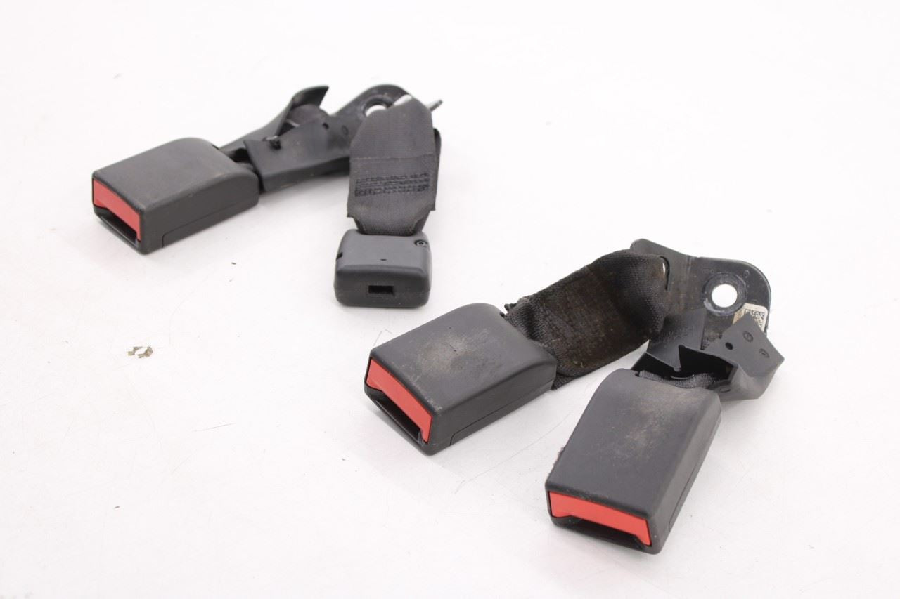 2017-19 Buick LaCrosse Premium Rear Right and Left 2nd Row Seat Belt Buckle Set3