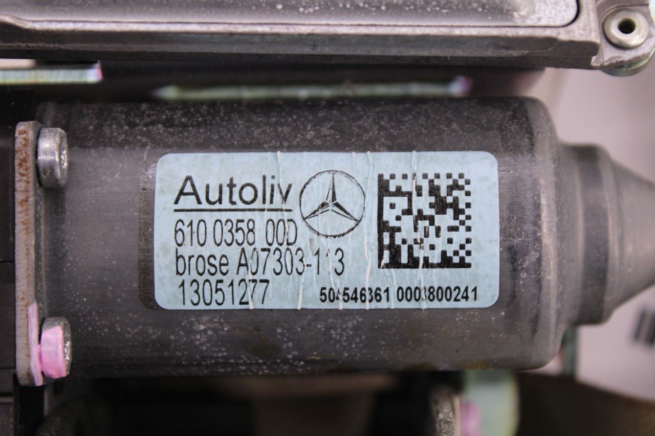2010-13 Mercedes-Benz E350 Luxury 4Matic AWD Front Left Side Seat Belt Retractor10