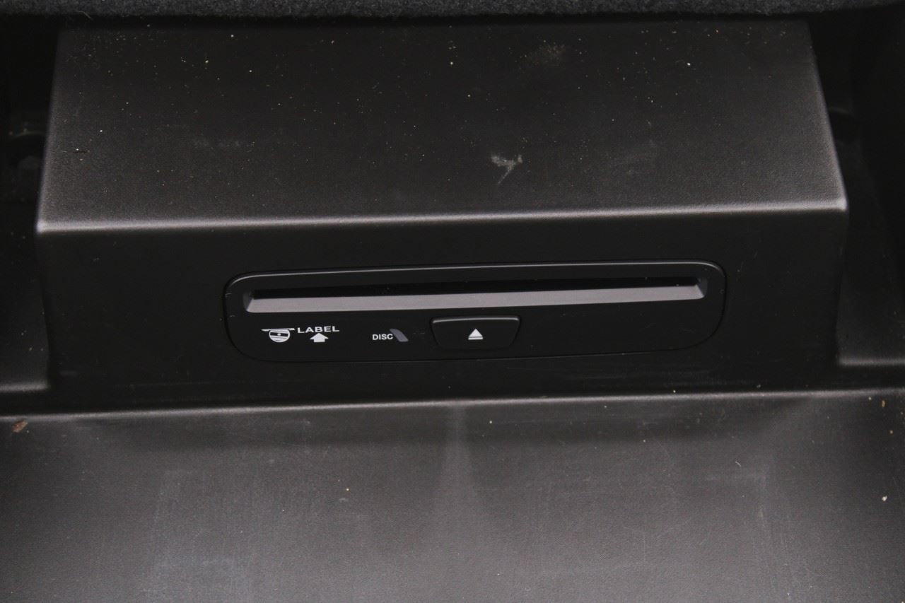 13-18 Ram 1500 Laramie Crew Cab Front Center Jumper Seat Console Complete *ReaD* - Alshned Auto Parts