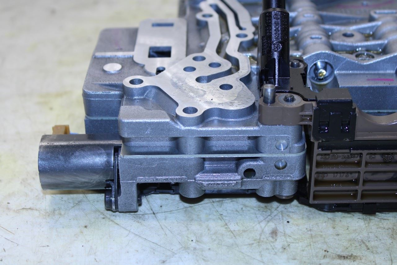 2010-2012 Jaguar XF 5.0L RWD Auto Transmission Valve Body with Oil Pan C2D19587 - Alshned Auto Parts