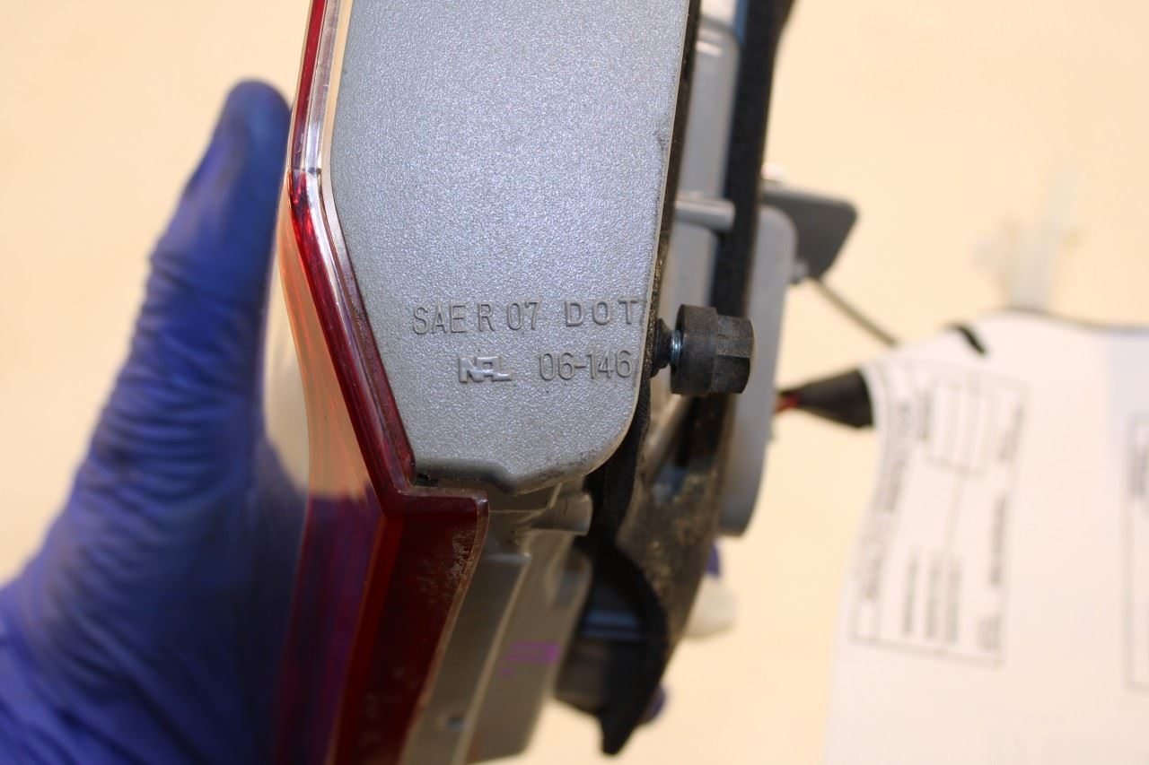 2009-2011 Toyota Camry LE Rear Right Passenger Side Tail Light Lamp 81580-06230 - Alshned Auto Parts