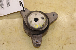 14-220 Maserati Ghibli S Q4 3.0L Transmission Gearbox Support Bracket Insulator