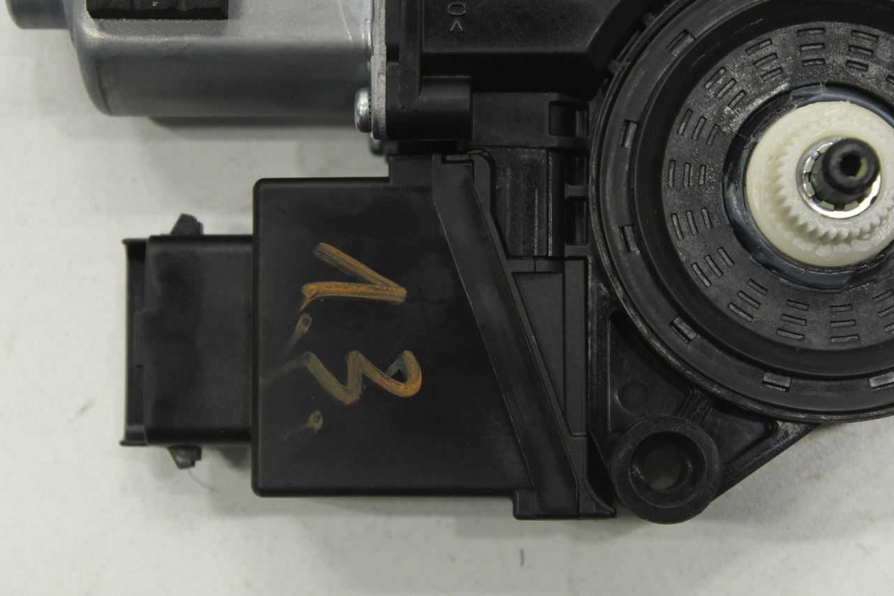 2019-2020 KIA Sorento LX Rear Left Door Power Window Motor 83450-C5220 OEM - Alshned Auto Parts