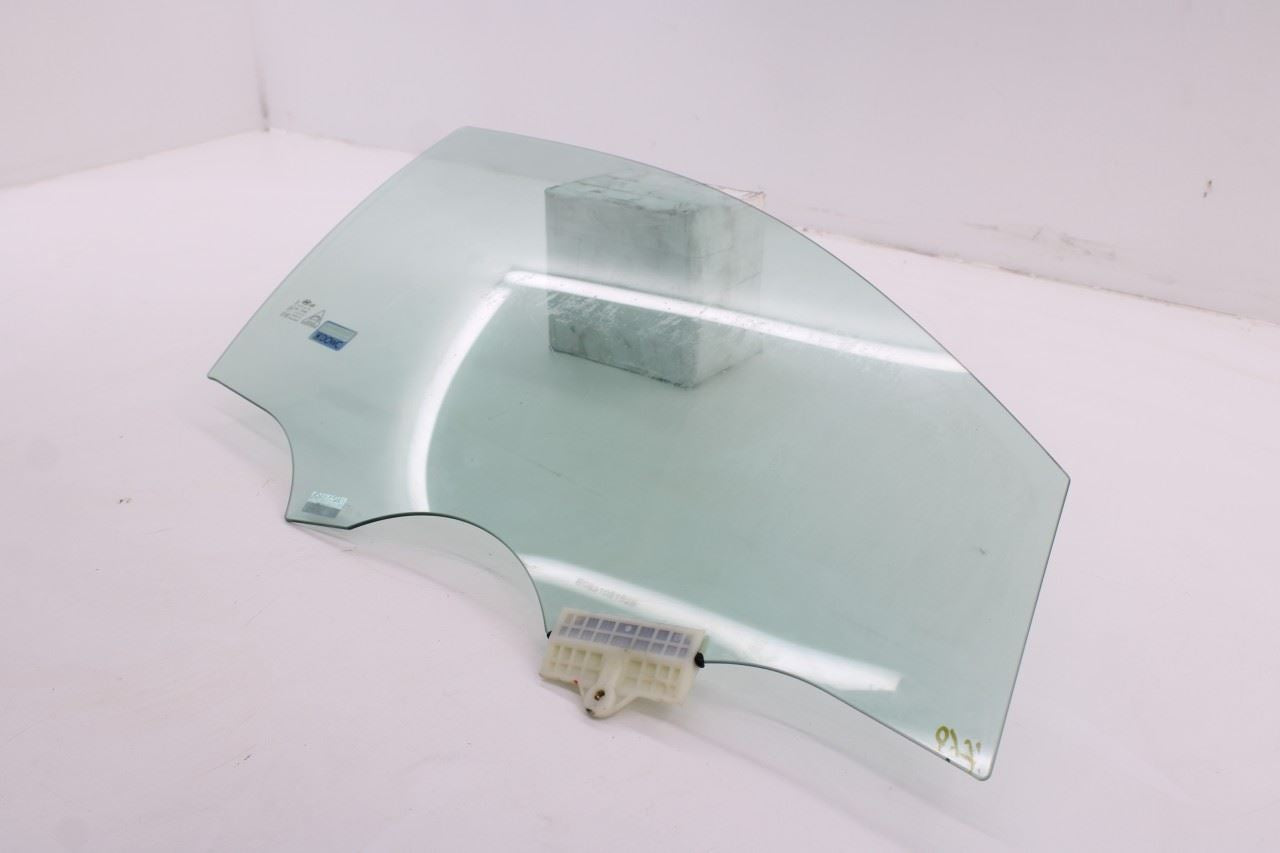 2021-26 Hyundai Elantra SE Front Right Door Window Movable Glass 82420-AA020 OEM3