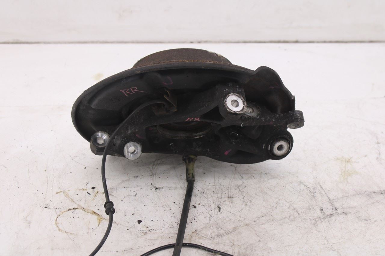 2003-2006 Mercedes-Benz E500 Rear Right Side Spindle Knuckle Hub 211-350-84-085
