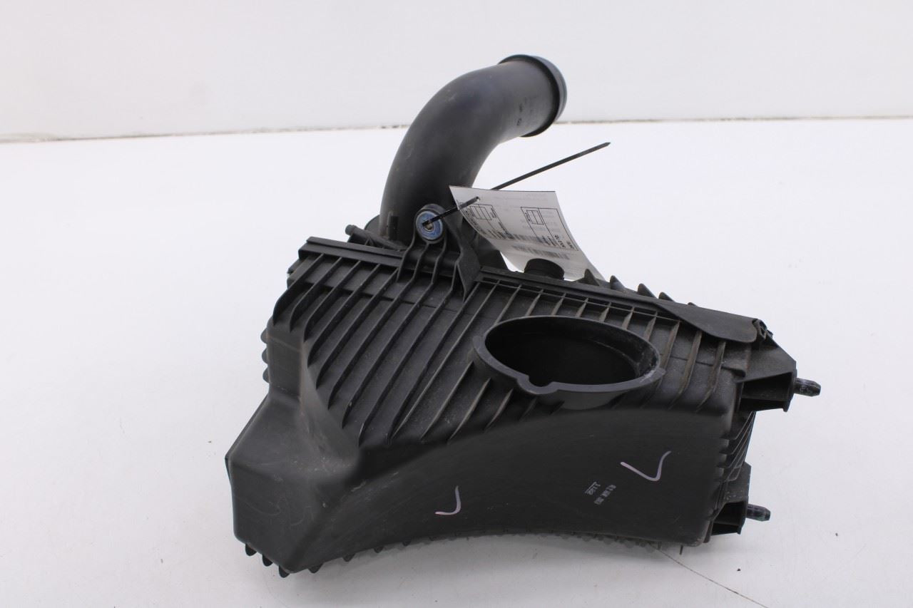 11-14 Porsche Cayenne S 4.8L AWD Passenger Right Side Air Intake Cleaner w/ Hose0