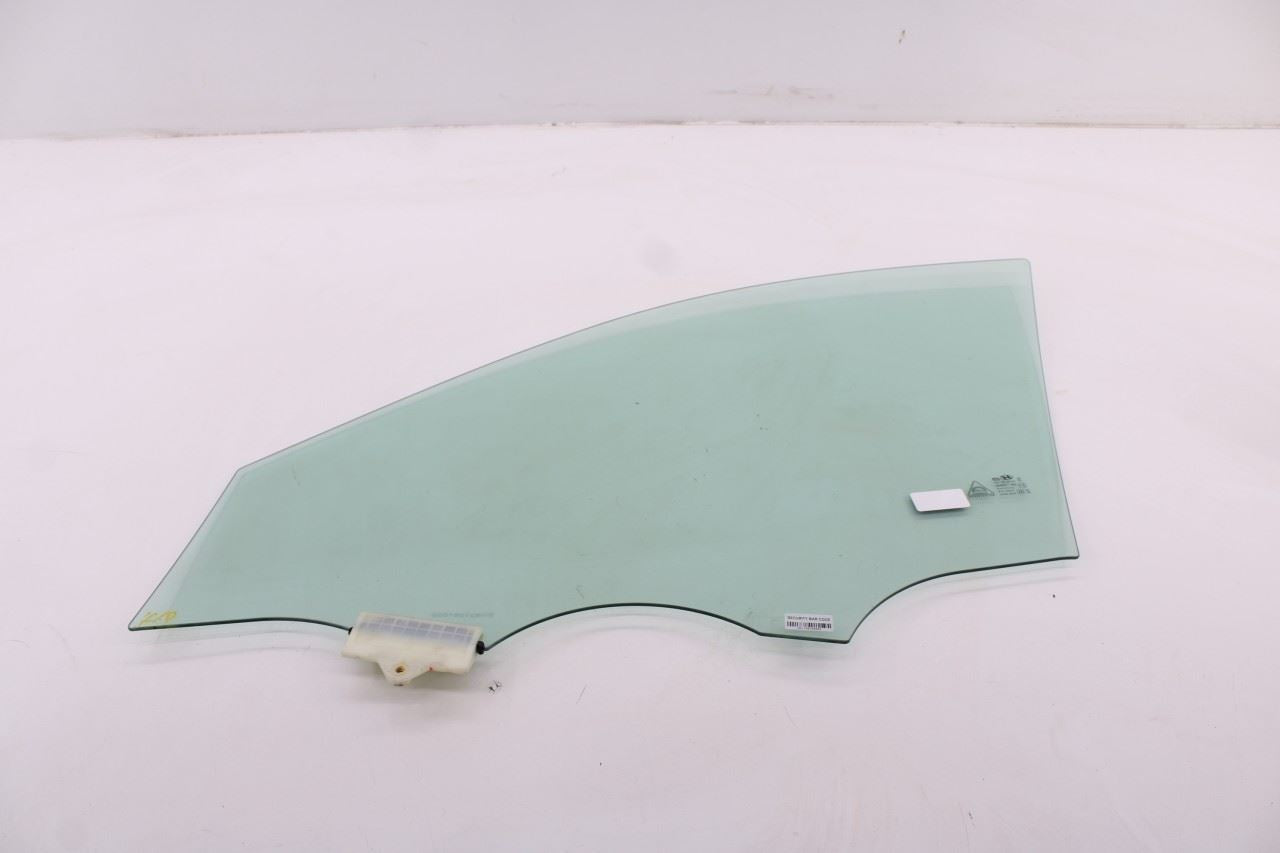 2021-26 Hyundai Elantra SE Front Right Door Window Movable Glass 82420-AA020 OEM6
