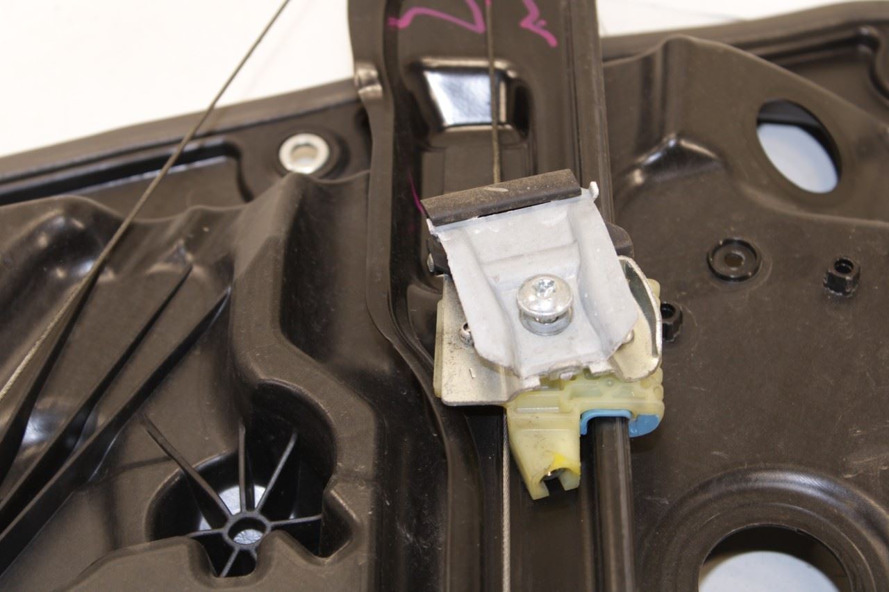 11-18 Porsche Cayenne Platinum Front Left Door Window Regulator w/ Carrier Plate - Alshned Auto Parts