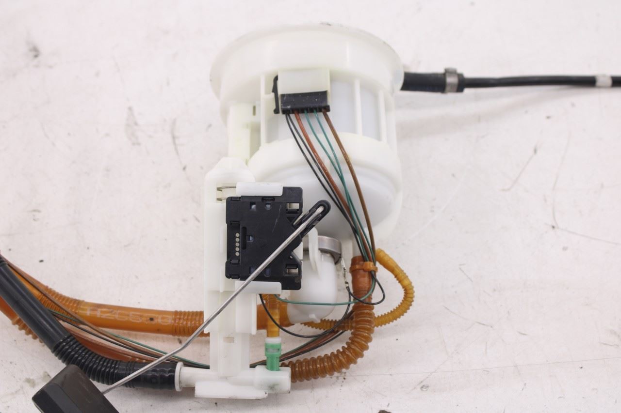 2003-2006 Mercedes-Benz E500 5.0L In Tank Left Secondary Fuel Pump 211470154111