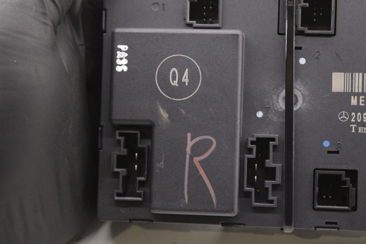 06-2009 Mercedes-Benz CLK 350 Front Right Side Door Computer Control Module OEM - Alshned Auto Parts