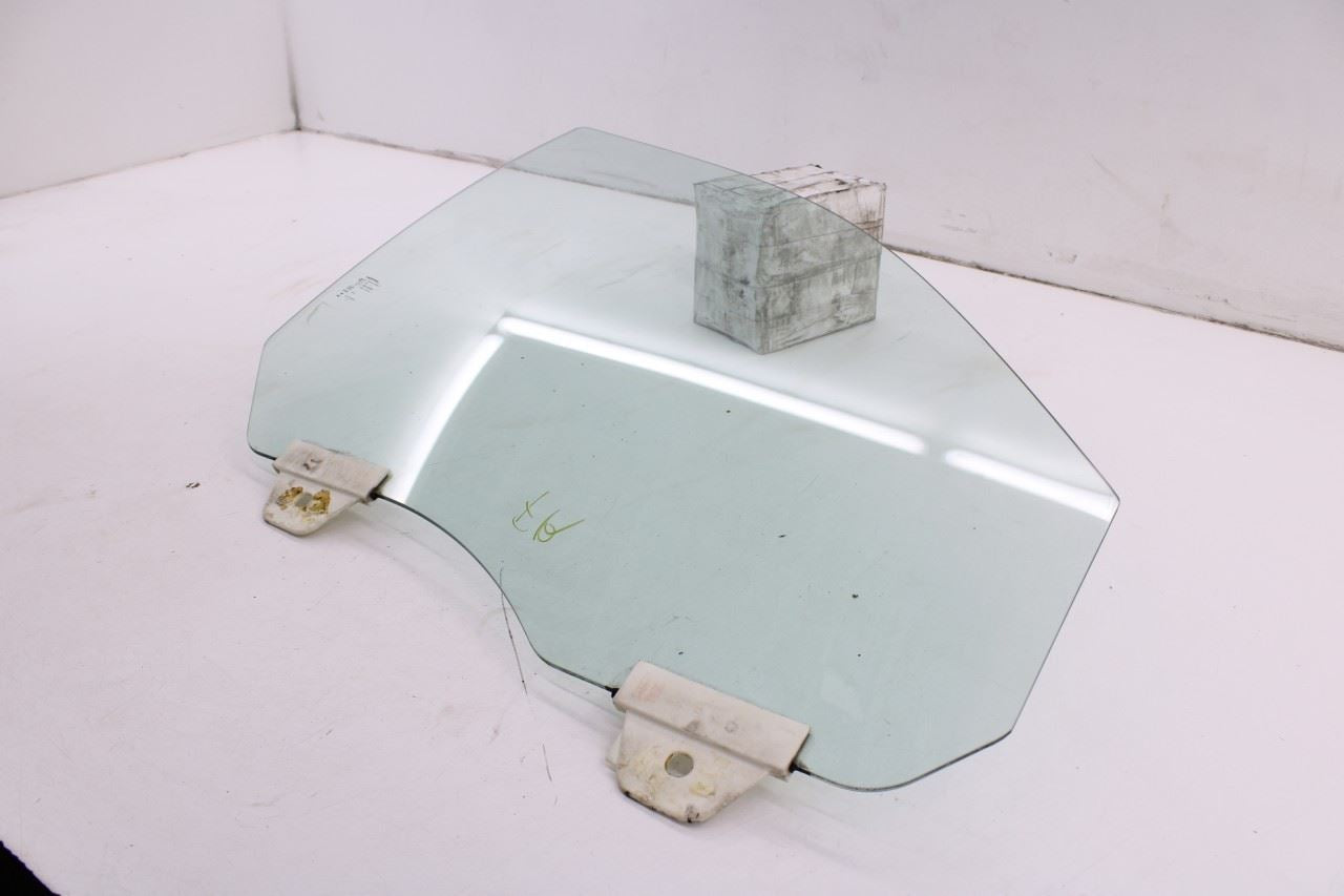 2011-2026 Dodge Durango SXT Front Right Door Window Movable Glass 68068670AC3