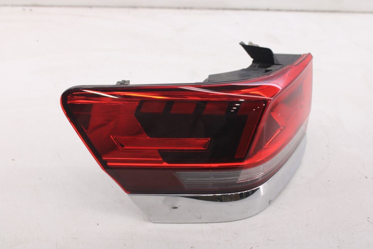 2021-24 Volkswagen Atlas SE Rear Left Driver Side Tail Light Lamp 3CN-945-095-D3