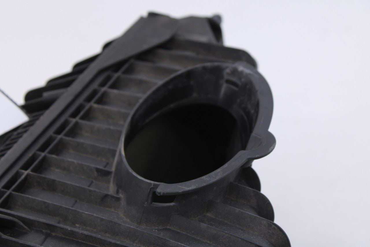 11-14 Porsche Cayenne S 4.8L AWD Passenger Right Side Air Intake Cleaner w/ Hose6