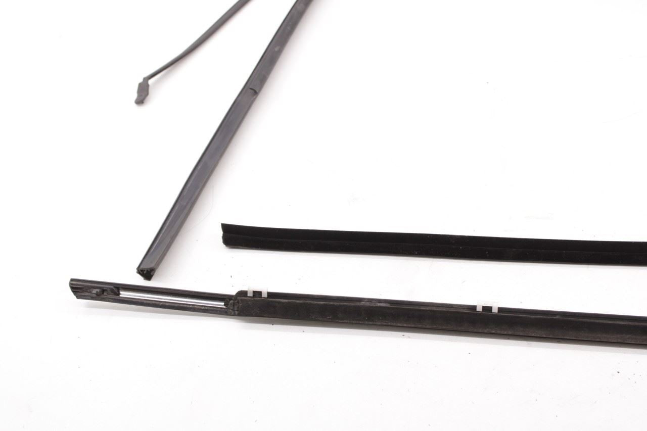 16-18 KIA Sorento EX RR RH Door Run Channel w/ Belt Outer and Inner Weatherstrip - Alshned Auto Parts