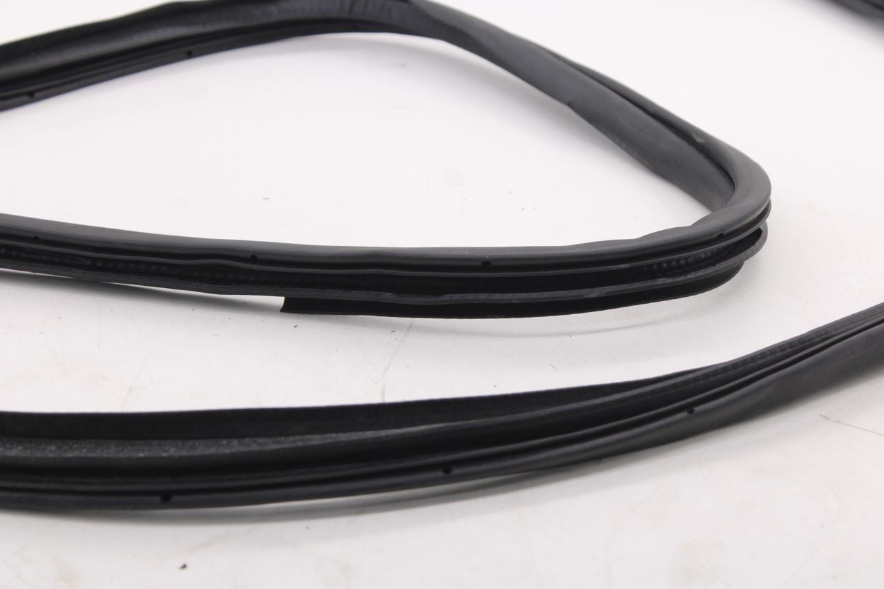 2011-25 Mitsubishi Outlander Sport SE Front Right Side Door Weatherstrip On Body6