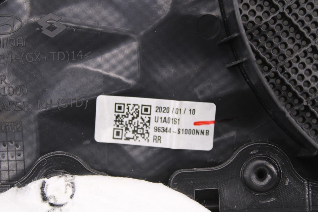 2019-20 Hyundai Santa Fe SEL Rear Right Side Door Trim Panel 83308-S2350-NNB OEM - Alshned Auto Parts