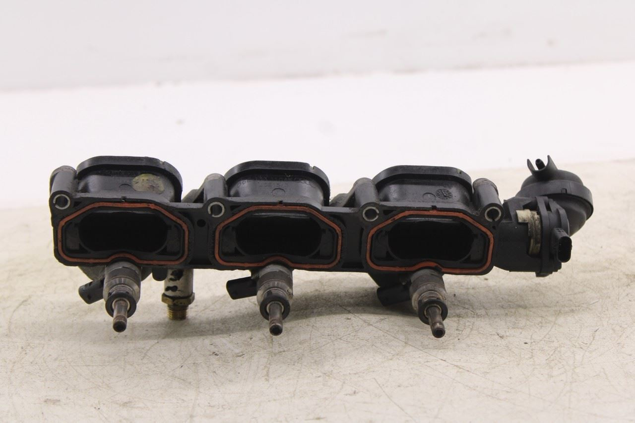 12-15 Audi A7 Premium 3.0L Right Side Engine Lower Intake Manifold w/ Injectors2