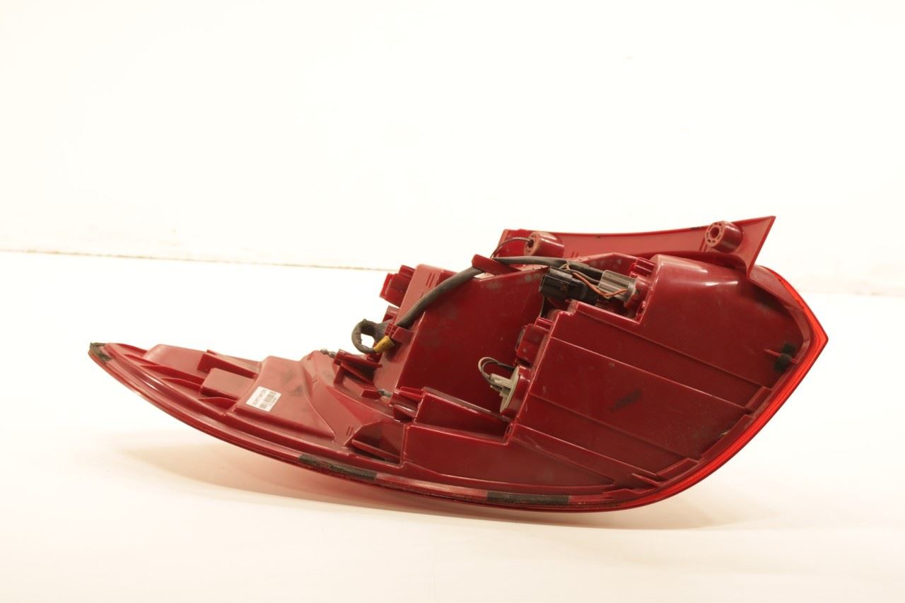 2011-2017 Hyundai Veloster Turbo Rear Right Side Tail Light Lamp 92402-2V100 OEM - Alshned Auto Parts