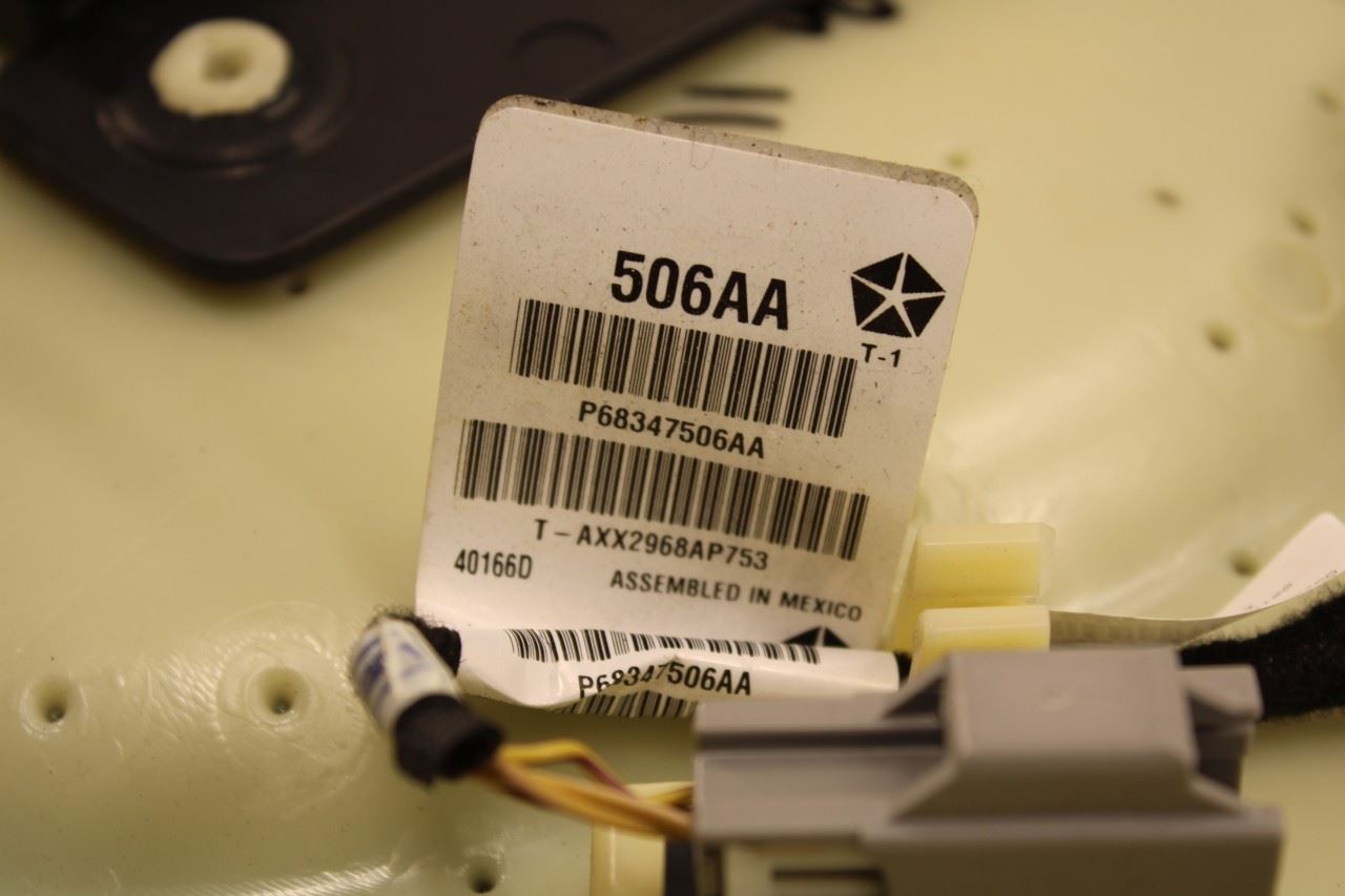 2019-20 Jeep Cherokee Latitude Front Right Passenger Door Trim Panel 6CH781X9AB - Alshned Auto Parts