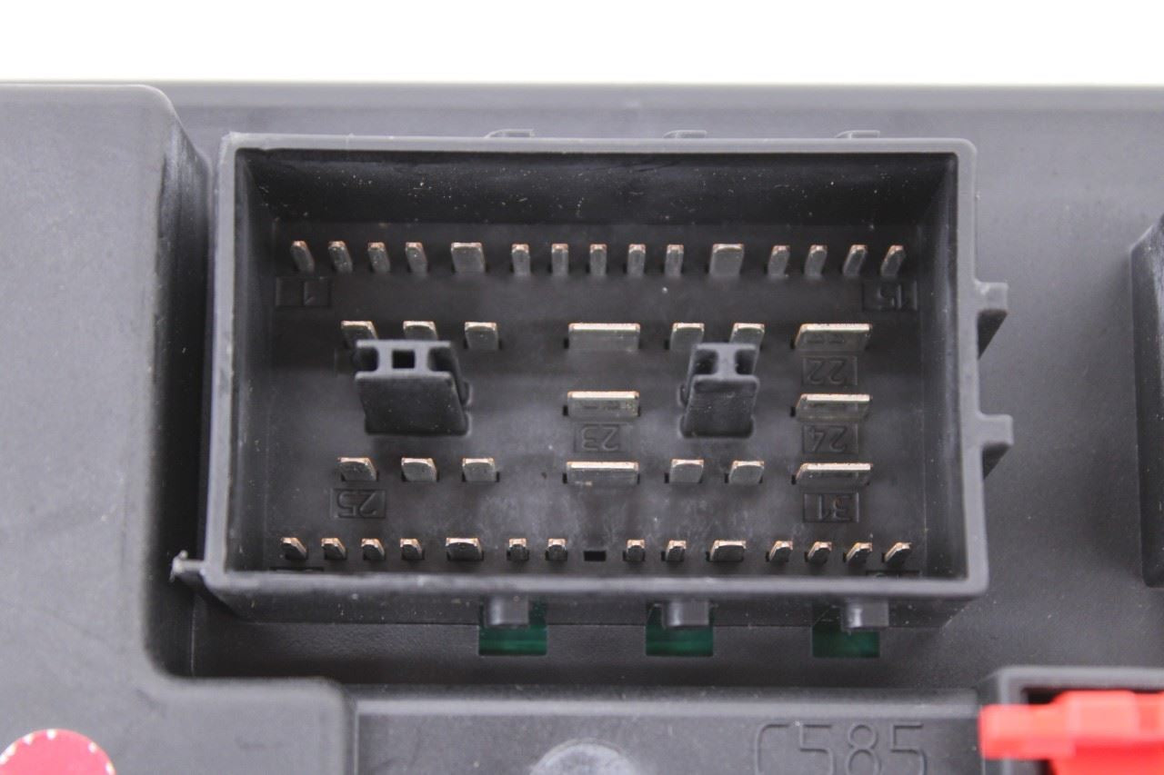 2010-12 Land Rover Range Rover HSE 5.0L Cabin Instrument Panel Fuse Relay Block - Alshned Auto Parts