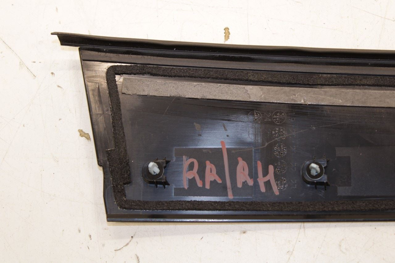 20-25 Mazda CX-30 2.5 S Rear Right Side Door B Pillar Exterior Molding DGH950M31 - Alshned Auto Parts