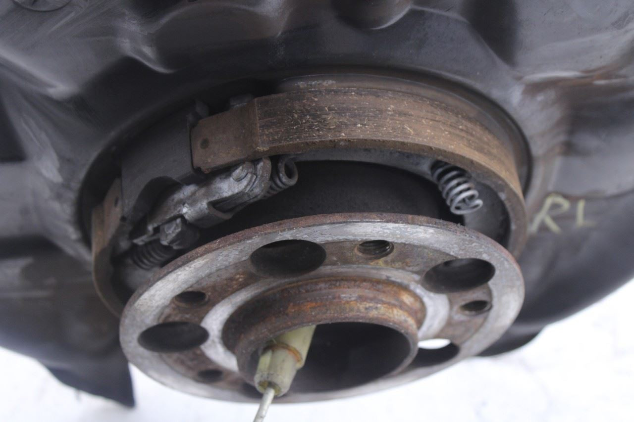 2006-2009 Mercedes-Benz CLK 350 Rear Left Driver Side Spindle Knuckle Hub11