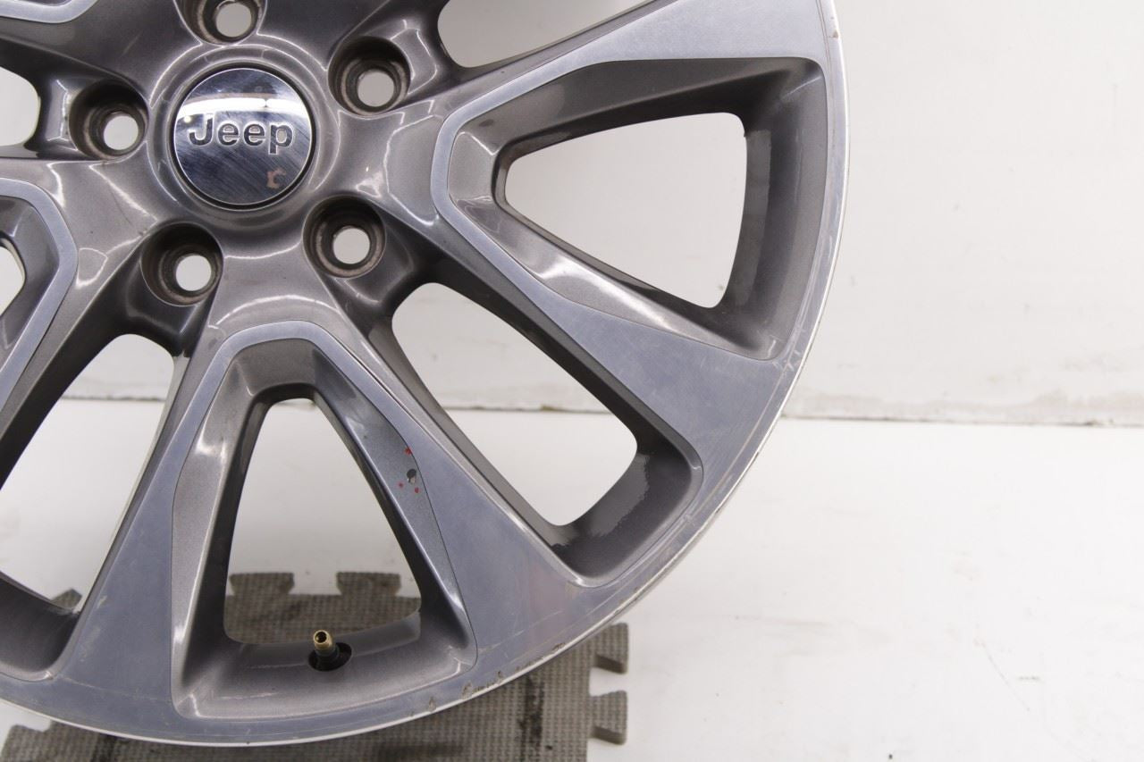 17-18 Jeep Grand Cherokee Aluminum Wheel R20x8J 5 V Spoke 5XL06TRMAA OEM *ReaD* - Alshned Auto Parts