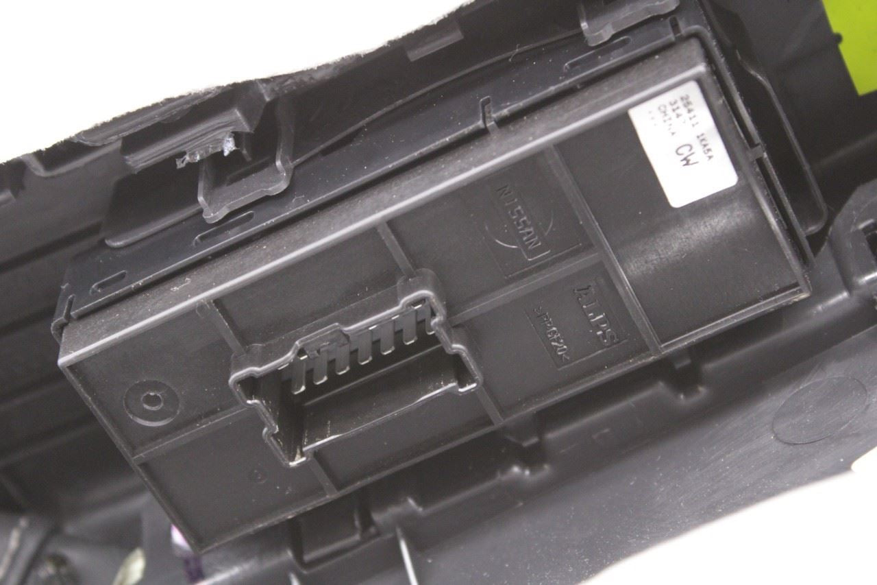 2016-2019 Nissan Sentra SL Front Right Side Door Trim Panel 80900-3SA3A OEM - Alshned Auto Parts