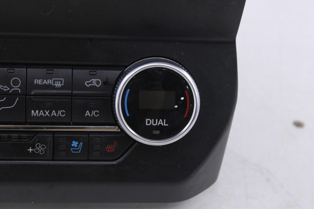 2020-21 Ford Expedition Max XLT Dash Audio Radio Faceplate Climate Control Panel10