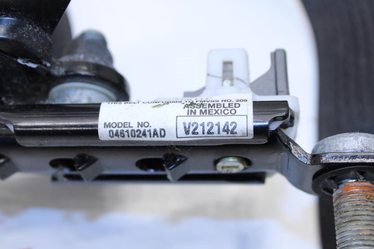 14-18 Jeep Grand Cherokee Limited Front Left Seat Belt Retractor 1VL07DX9AE OEM - Alshned Auto Parts