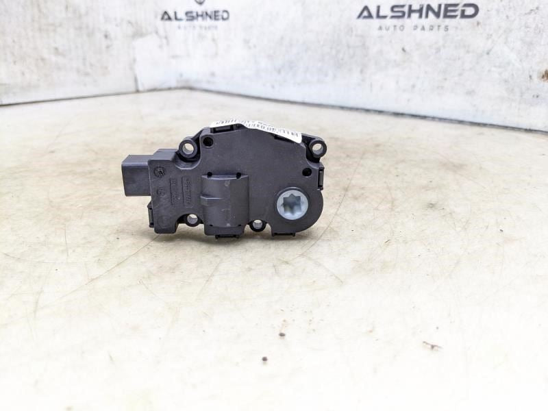 2015-2023 Mercedes-Benz C300 HVAC Air Inlet Door Actuator 099-906-74-02 OEM