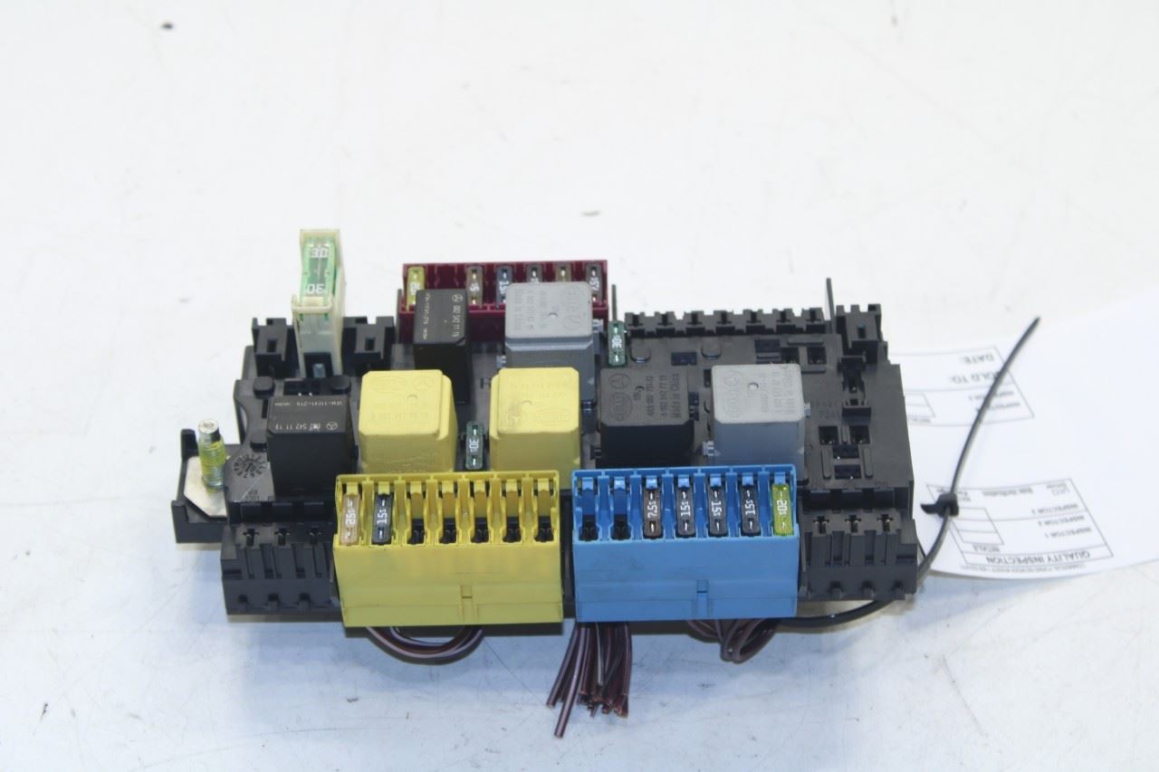 12-15 Mercedes-Benz ML350 3.5L RWD Engine Bay Right Side Fuse Relay Junction Box - Alshned Auto Parts