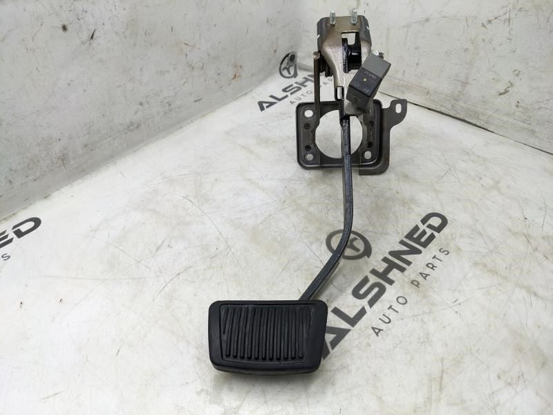 09-13 Kia Soul+ GL 2.0L Brake Pedal w/ Bracket and Stop Light Switch 32810-2K5000