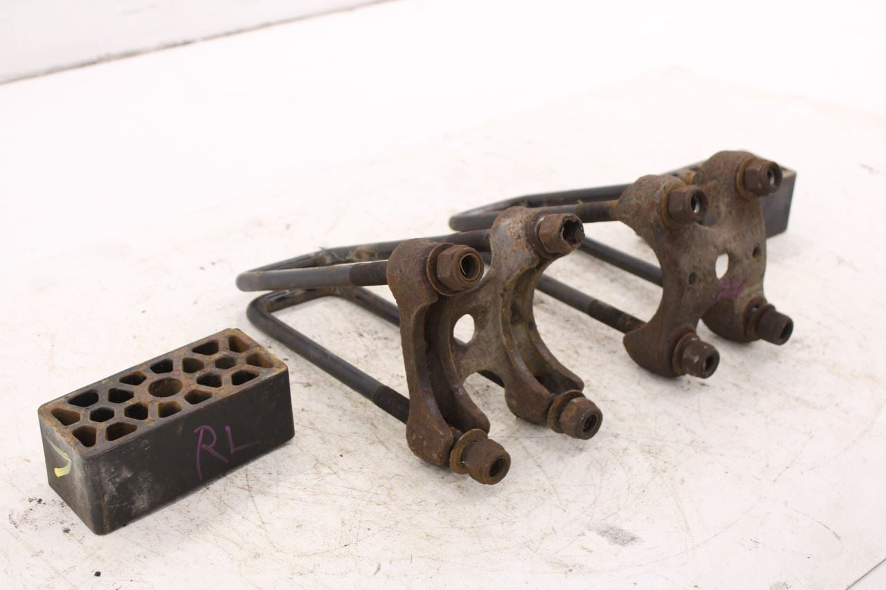 14-19 Chevrolet Silverado 1500 Rear RH and LH Leaf Spring Anchor Plate 2283450813