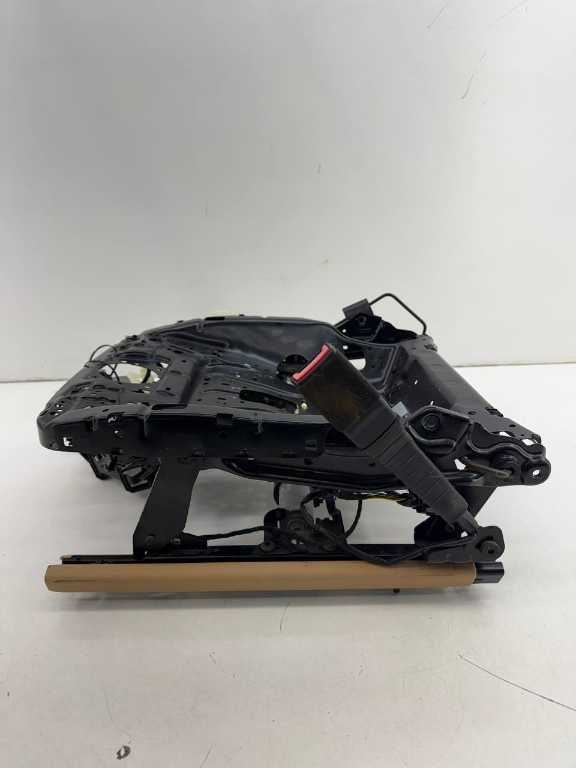 2011-18 Porsche Cayenne S 4.8L Front Passenger Right Side Seat Lower Track Frame8