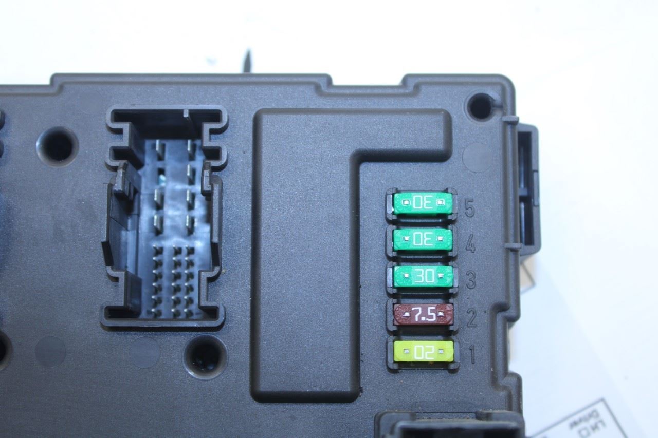 13-16 BMW 328i xDrive SULEV 2.0L AWD Rear BCM Body Control Module Fuse Relay Box - Alshned Auto Parts