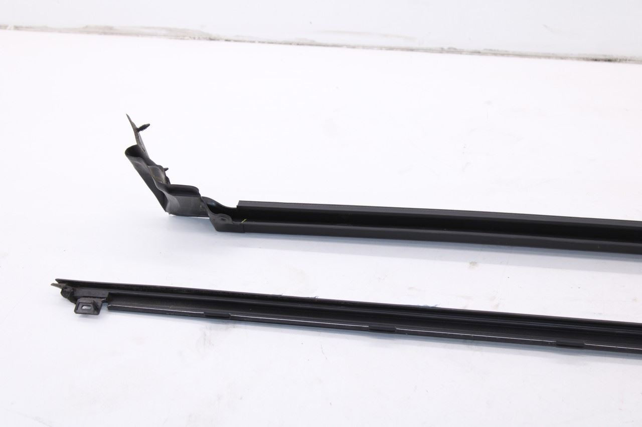 15-23 Ford Mustang Conv V6 2Dr Front Right Door Outer w/ Inner Belt Weatherstrip7