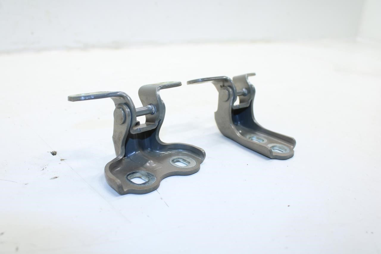 2017-2020 Buick Encore Front RH Side Door Hinge Upper and Lower Set 13577115 OEM - Alshned Auto Parts