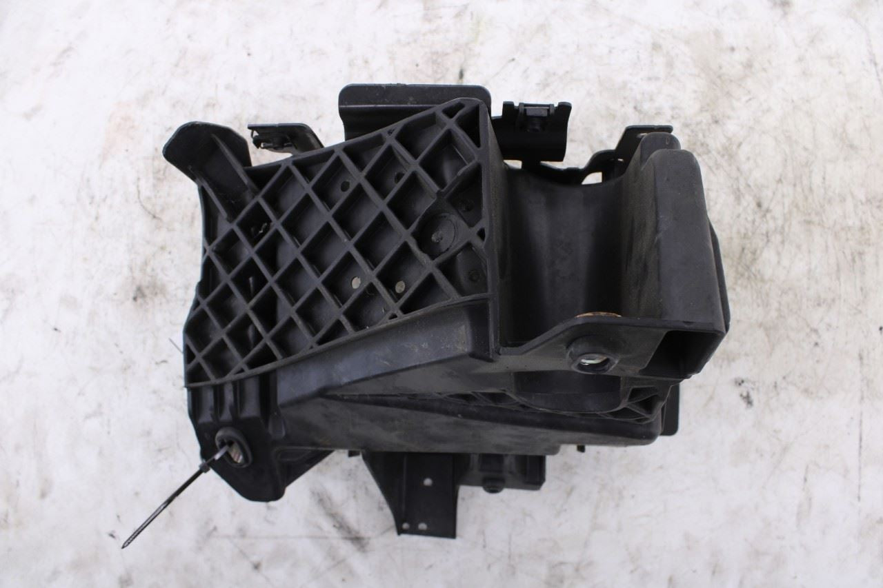 2014-15 Dodge Durango SXT 3.6L Engine Power Distribution Center Fuse Box Bracket2