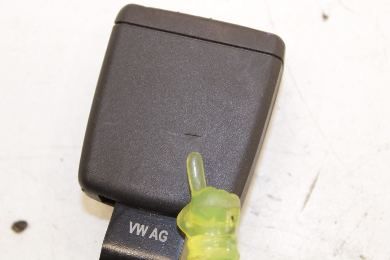 18-23 Volkswagen Atlas S Rear RH LH Side and Center 2nd Row Seat Belt Buckle Set - Alshned Auto Parts