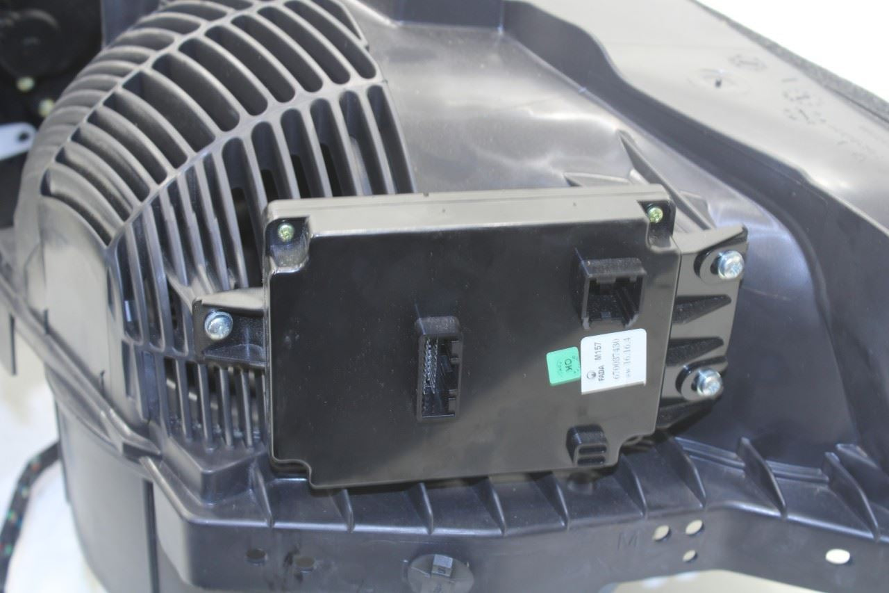2014-2020 Maserati Ghibli 3.0L HVAC Heater Blower Housing Box 670036837 OEM - Alshned Auto Parts