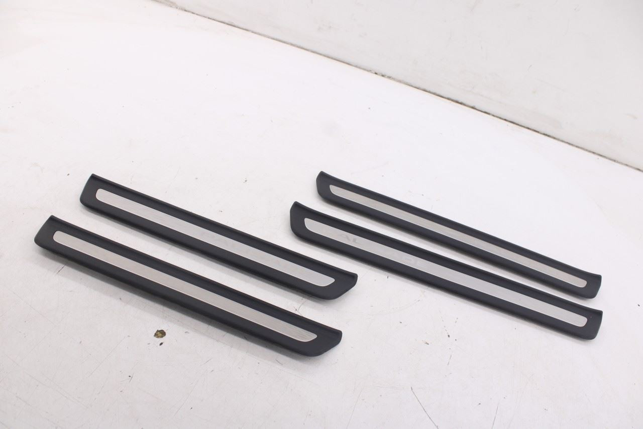 20-26 Hyundai Palisade Limited AWD FR and RR RH and Left Door Sill Scuff Plate7