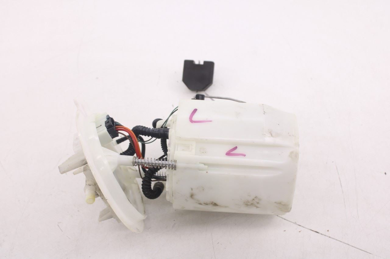 2017-2023 Mercedes-Benz C300 4Matic 2.0L In Tank Fuel Pump Assembly 205470490014