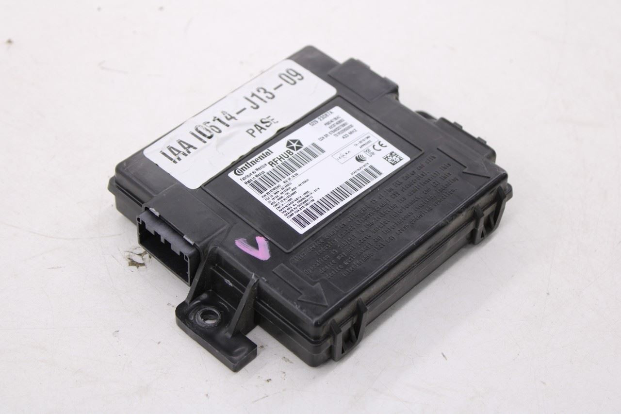 2015 Dodge Durango SXT Hub Receiver Computer Control Module 68240156AC OEM3