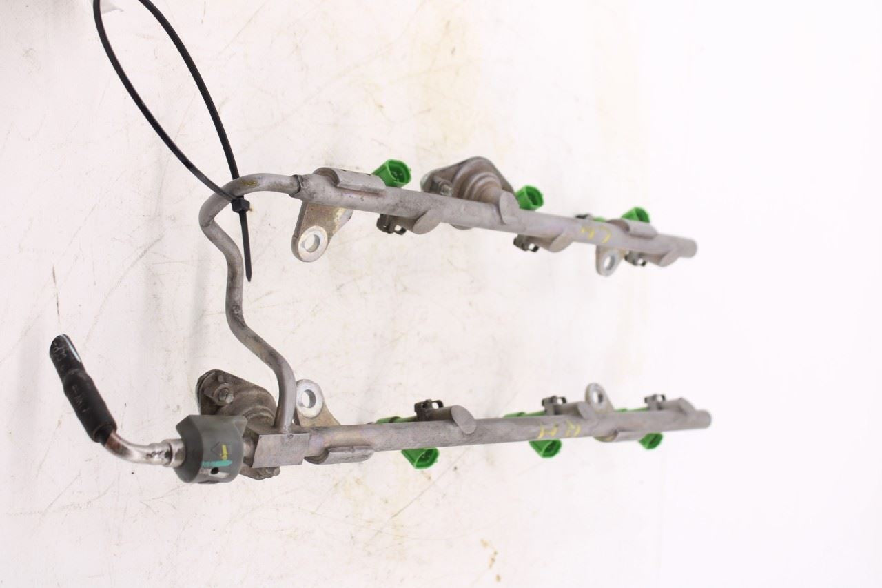 09-20 Nissan Murano Platinum 3.5L Fuel Rail w/ Injectors 17521-JA10D 16600-JA10A11