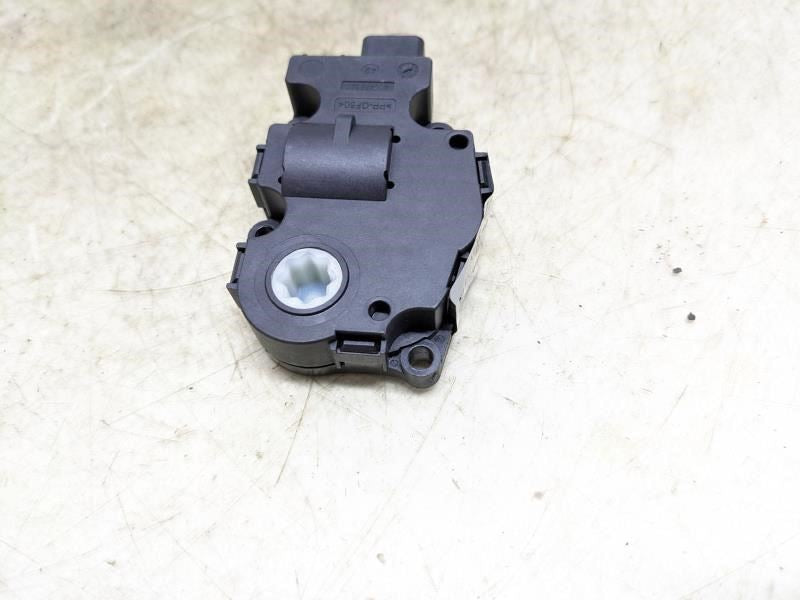 2015-2023 Mercedes-Benz C300 HVAC Air Inlet Door Actuator 099-906-74-02 OEM