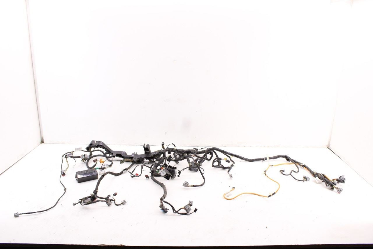 Wiring Harnesses, Cables & Connectors