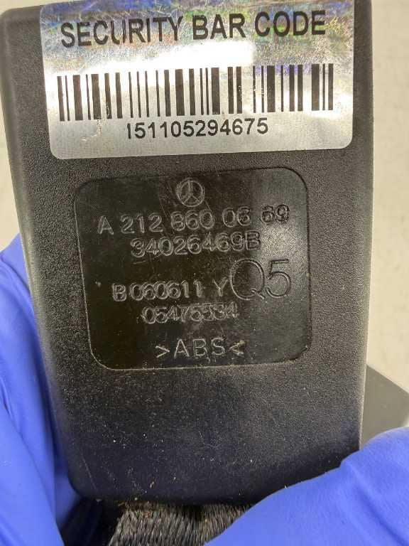 10-16 Mercedes-Benz E350 Rear RH LH Side and Center 2nd Row Seat Belt Buckle Set21