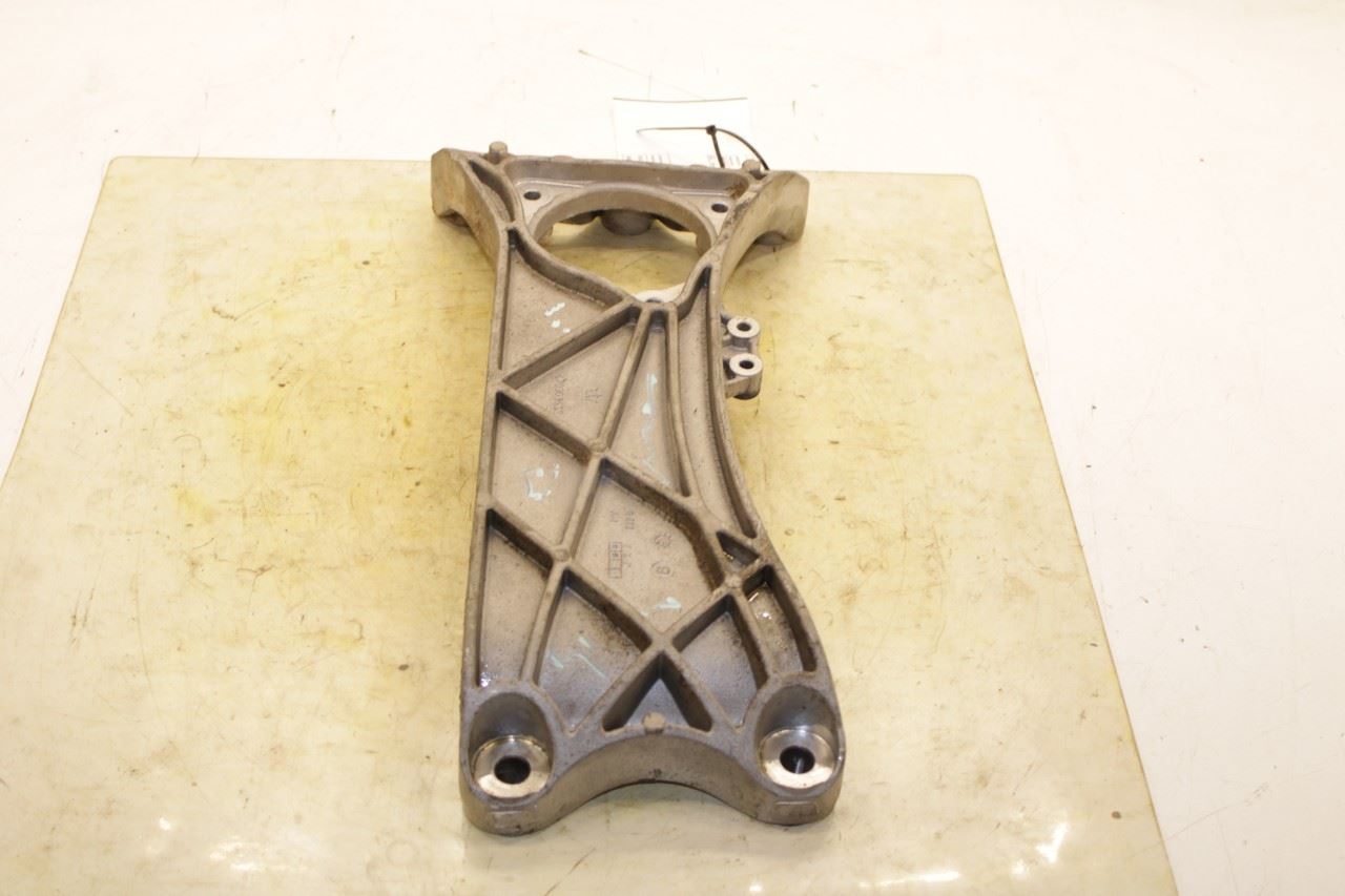 2014-2020 Maserati Ghibli S Q4 3.0L AWD Transmission Crossmember Mount Bracket - Alshned Auto Parts